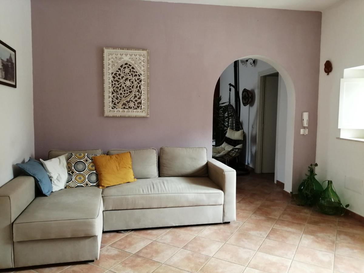 לינה וארוחת בוקר אורוסיי Casa Saba חדר תמונה