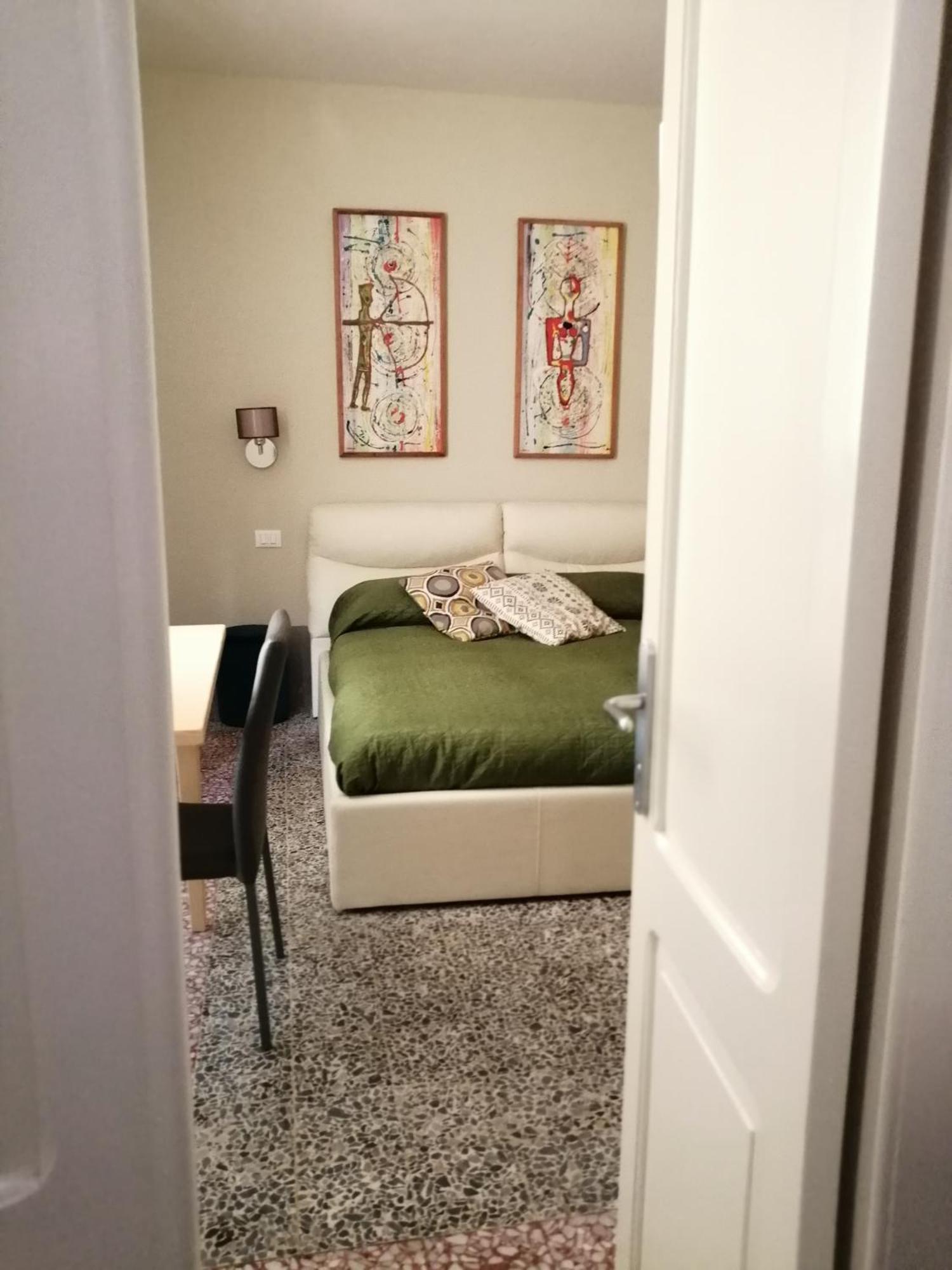 לינה וארוחת בוקר אורוסיי Casa Saba חדר תמונה